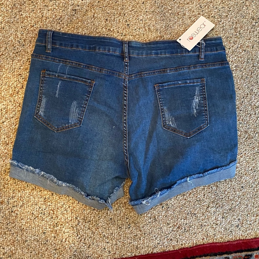 Distressed Jean Shorts Size 2XL - Picture 2 of 5